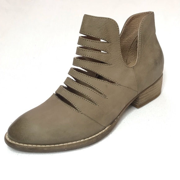 NWT Anthropologie Seychelles Cutout Ankle Boots - Picture 2 of 8